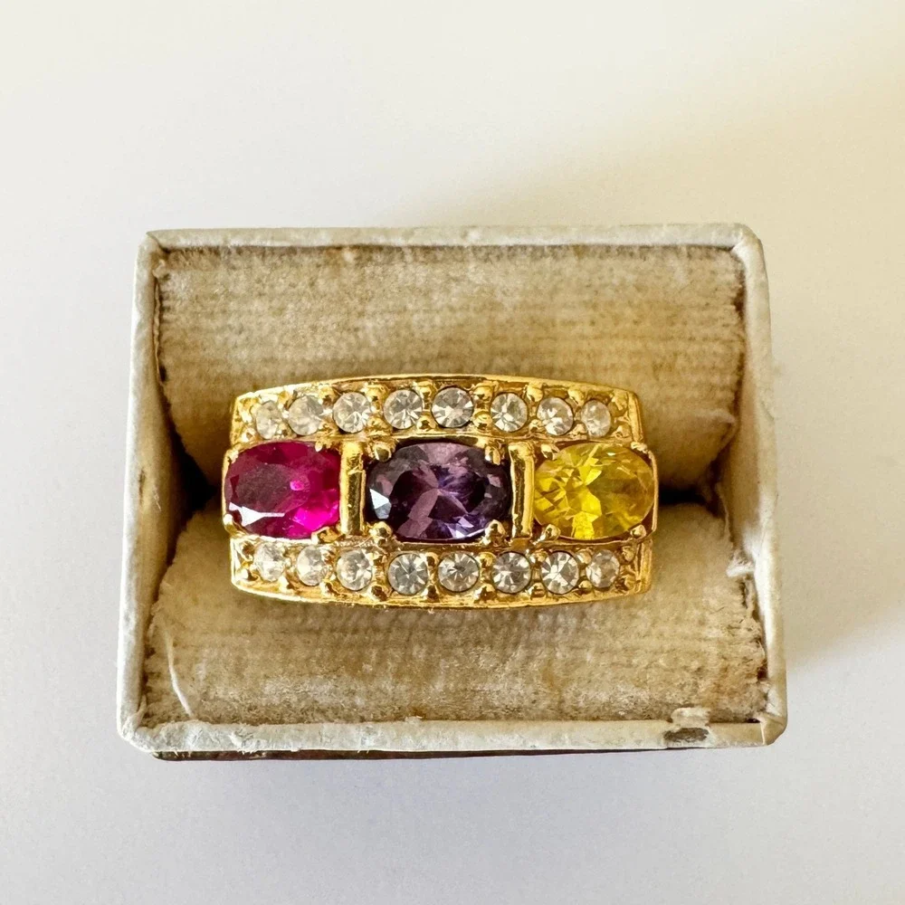 Vintage 1980s Gold Band Ring with Pink, Amethyst, and Yellow CZs